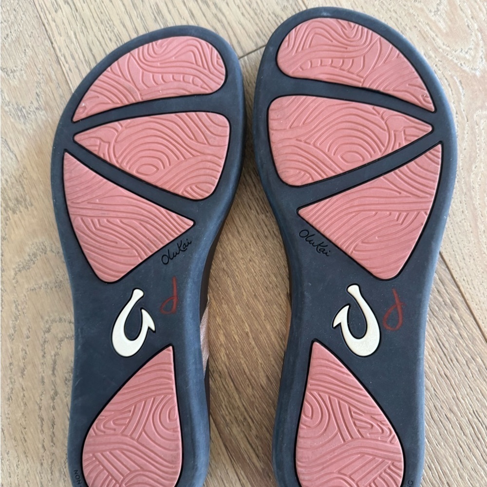 Olukai Ho'opio Leather Thong Sandals Metallic Gold Size 10 - Picture 5 of 5